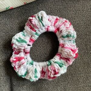 Crochet hair scrunchie
